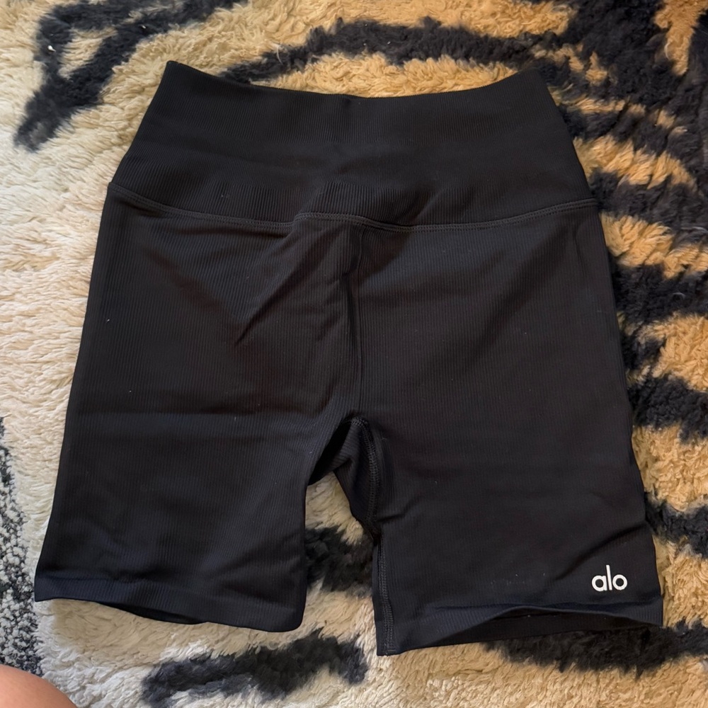 ALO Yoga Women's Black Bike Shorts
